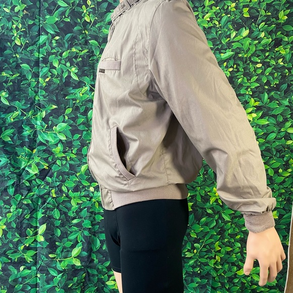 Member Only Jacket color tan size 42. Used - Picture 5 of 9